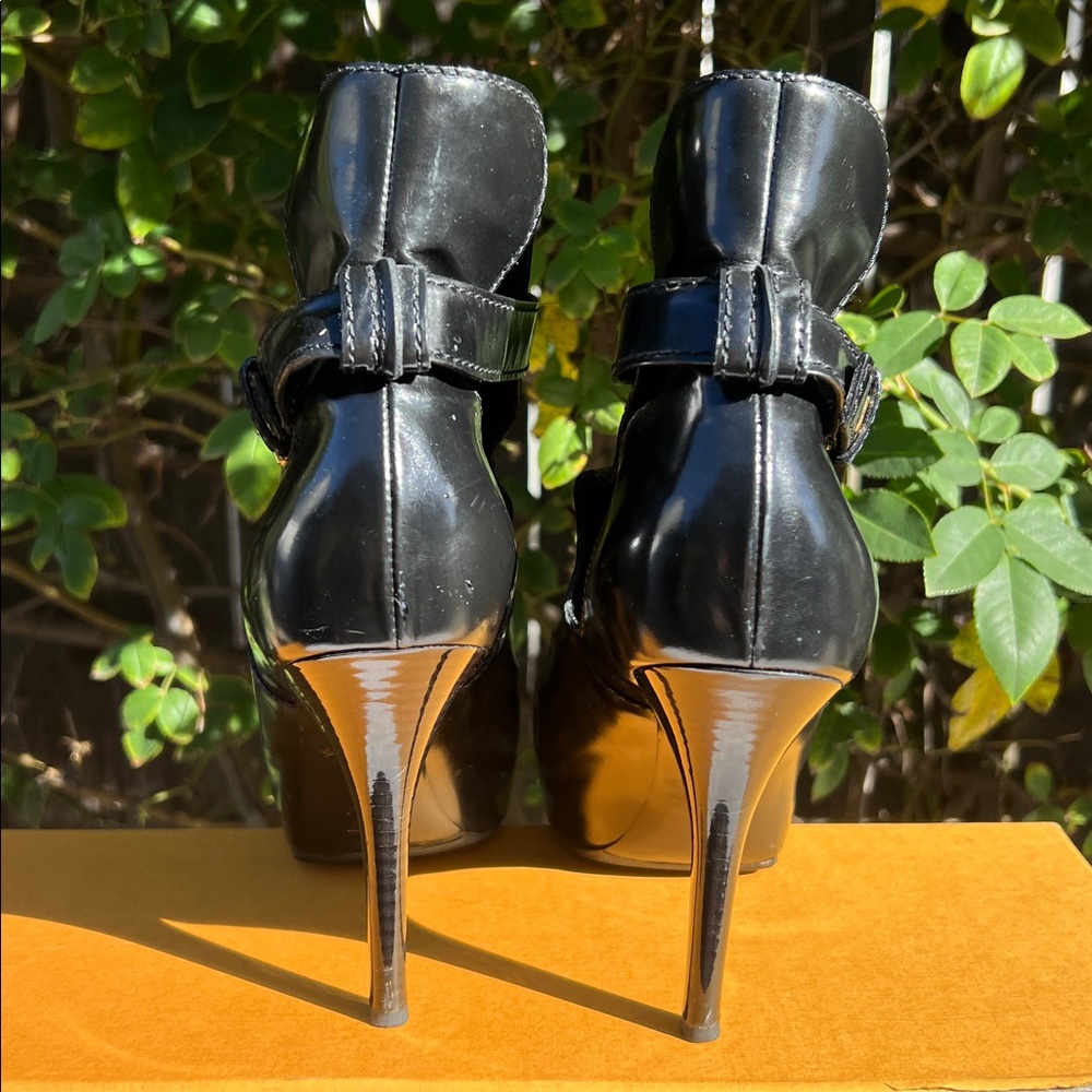 Rare Louis Vuitton black Patent leather  38.platform cut out booties. - Picture 6 of 17